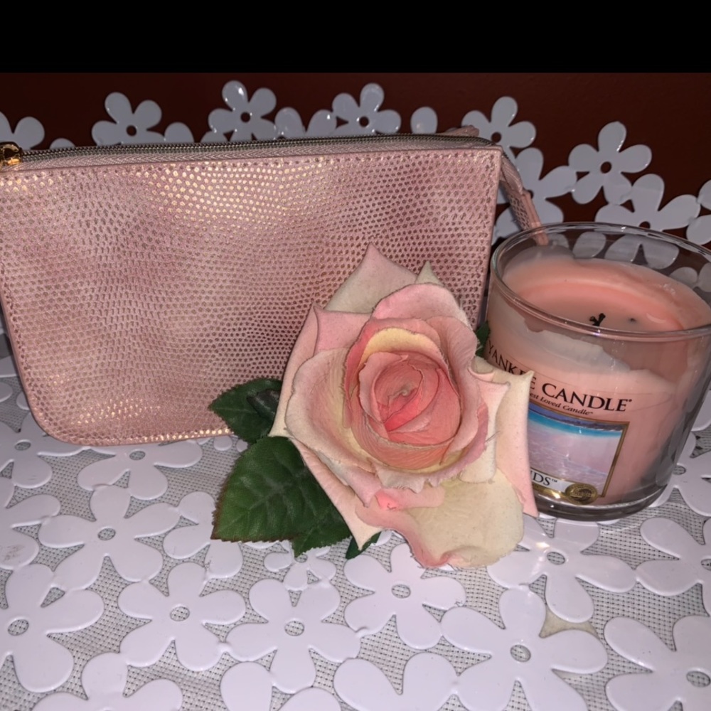 Estée Lauder cosmetic bag